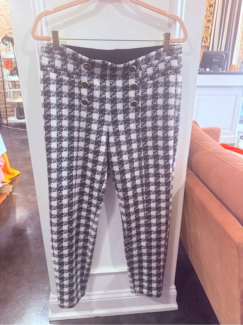 Gray & White Houndstooth Button-Front Pants